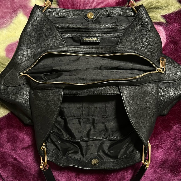 Michael Kors shoulder bag!!! - Picture 4 of 5